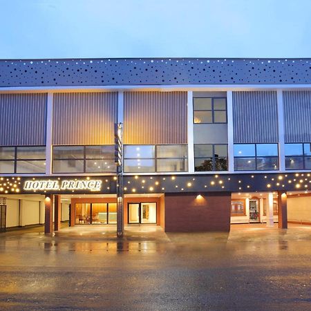 Hotel Prince Kaladi Екстер'єр фото