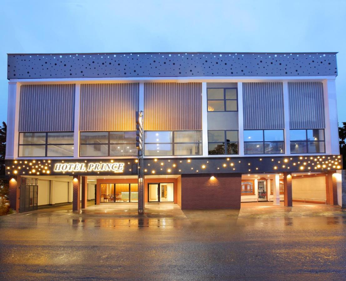 Hotel Prince Kaladi Екстер'єр фото