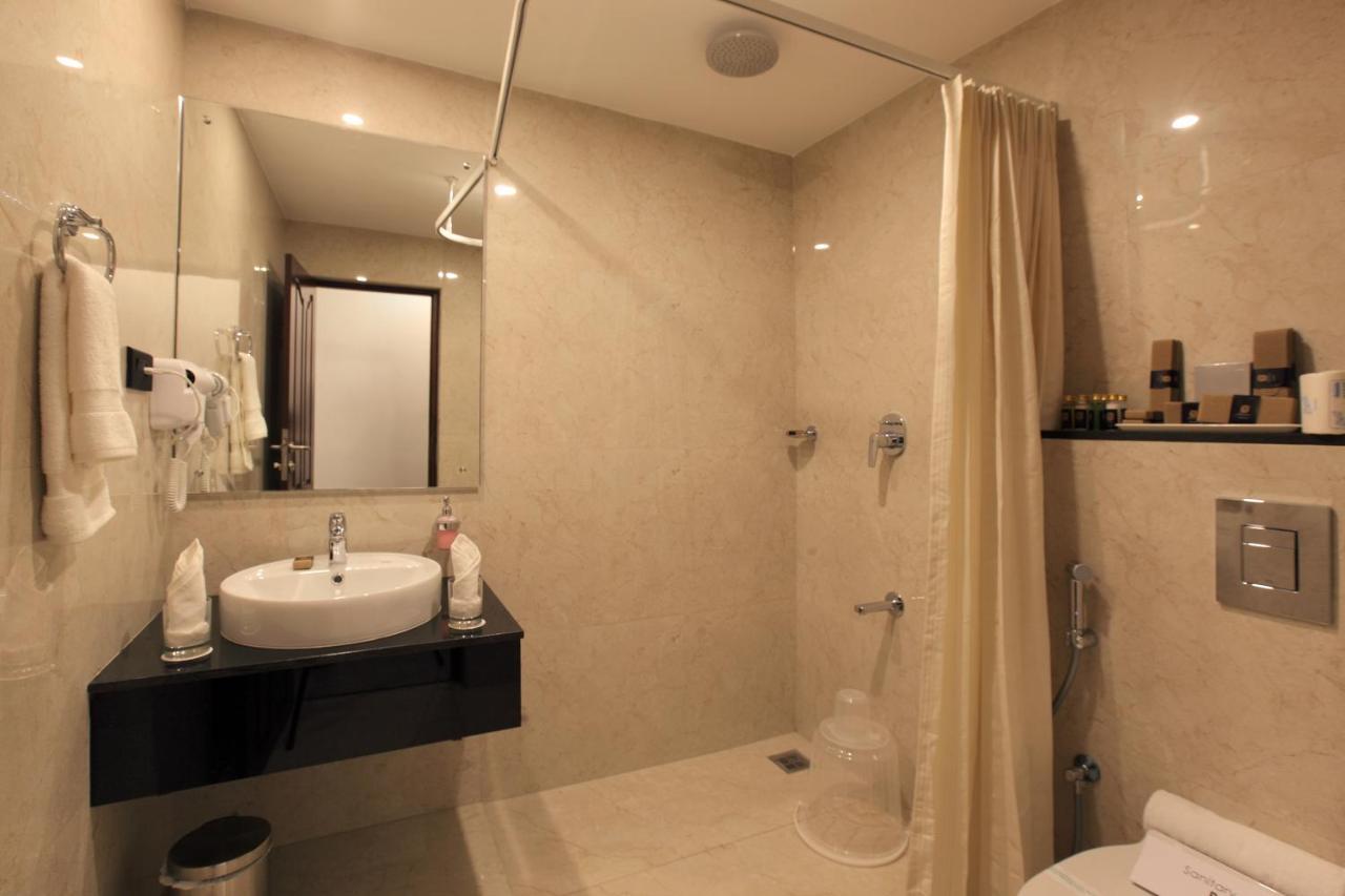 Hotel Prince Kaladi Екстер'єр фото