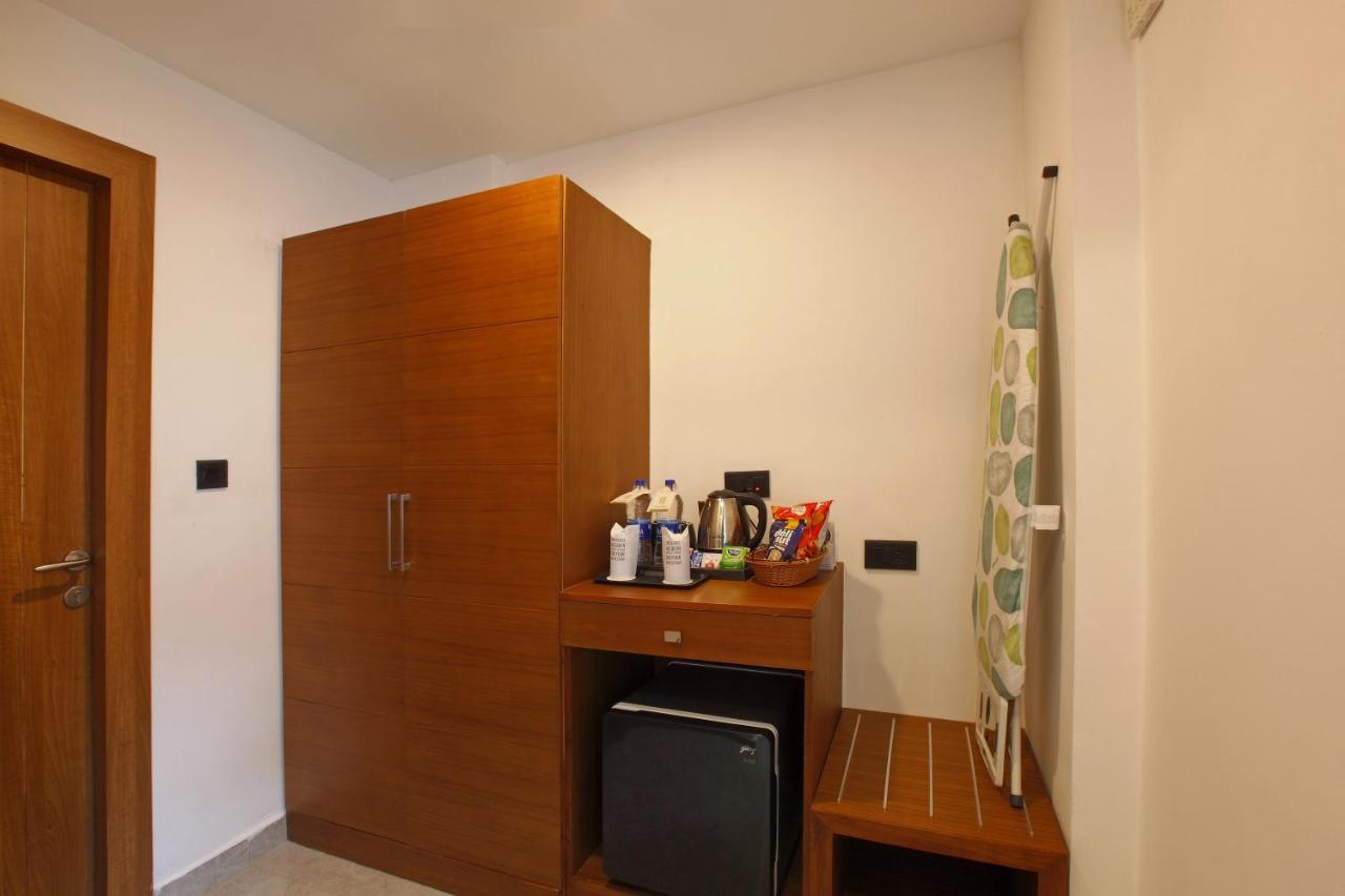 Hotel Prince Kaladi Екстер'єр фото