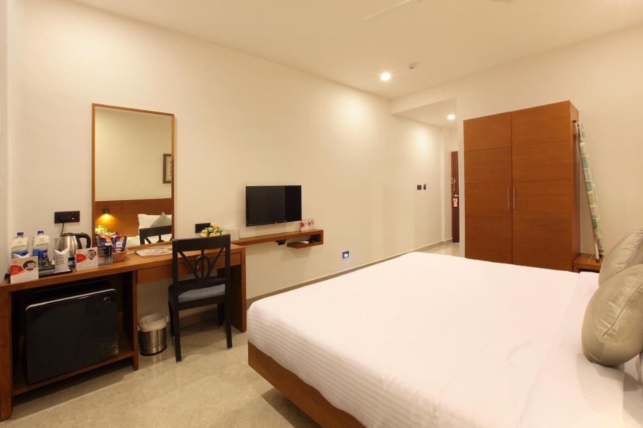Hotel Prince Kaladi Екстер'єр фото