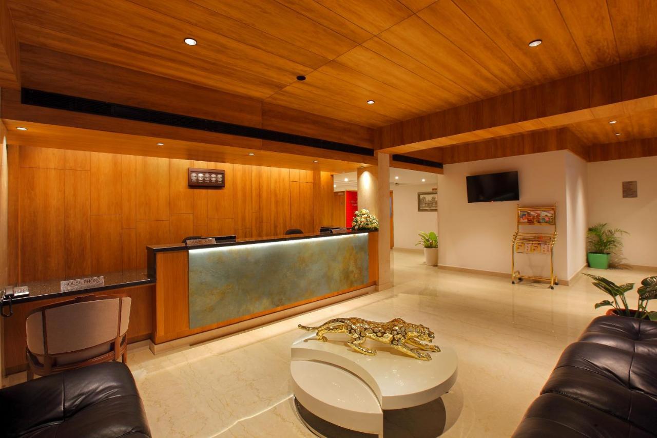 Hotel Prince Kaladi Екстер'єр фото