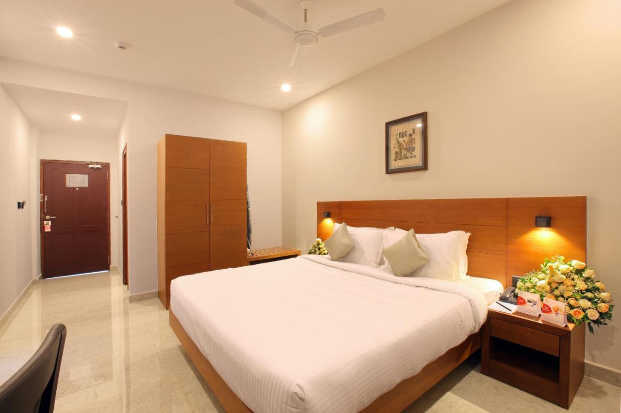 Hotel Prince Kaladi Екстер'єр фото