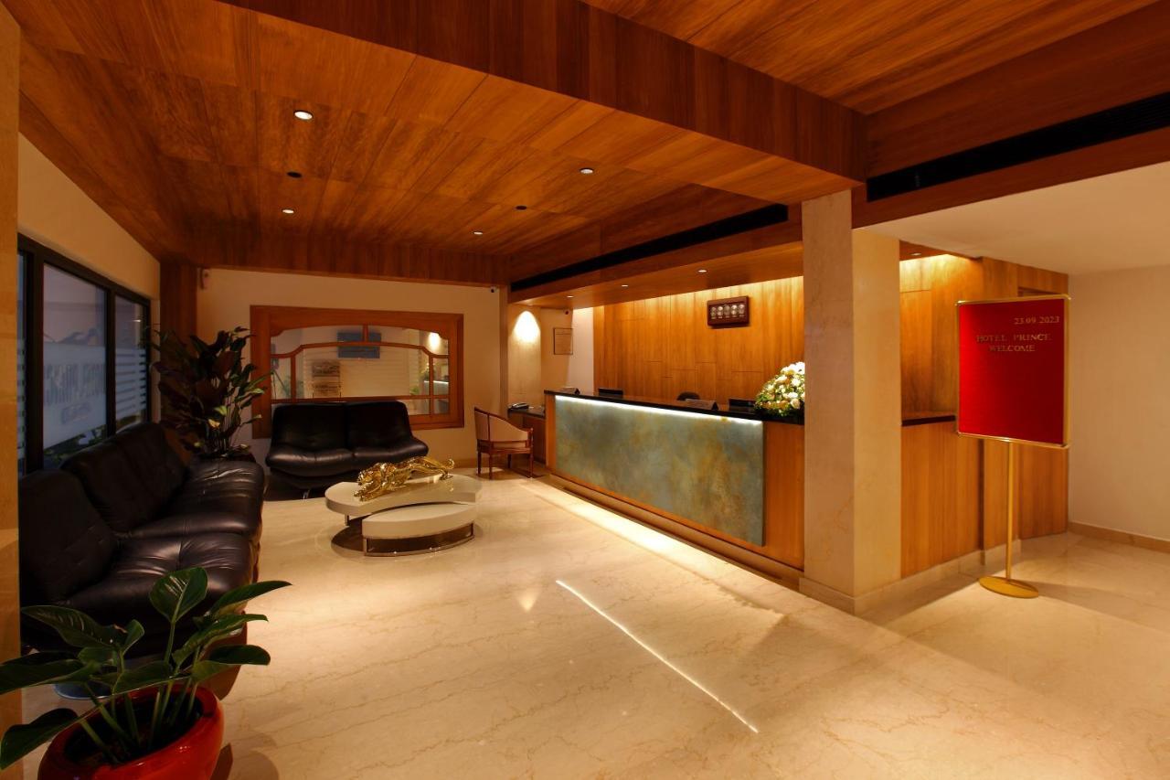 Hotel Prince Kaladi Екстер'єр фото