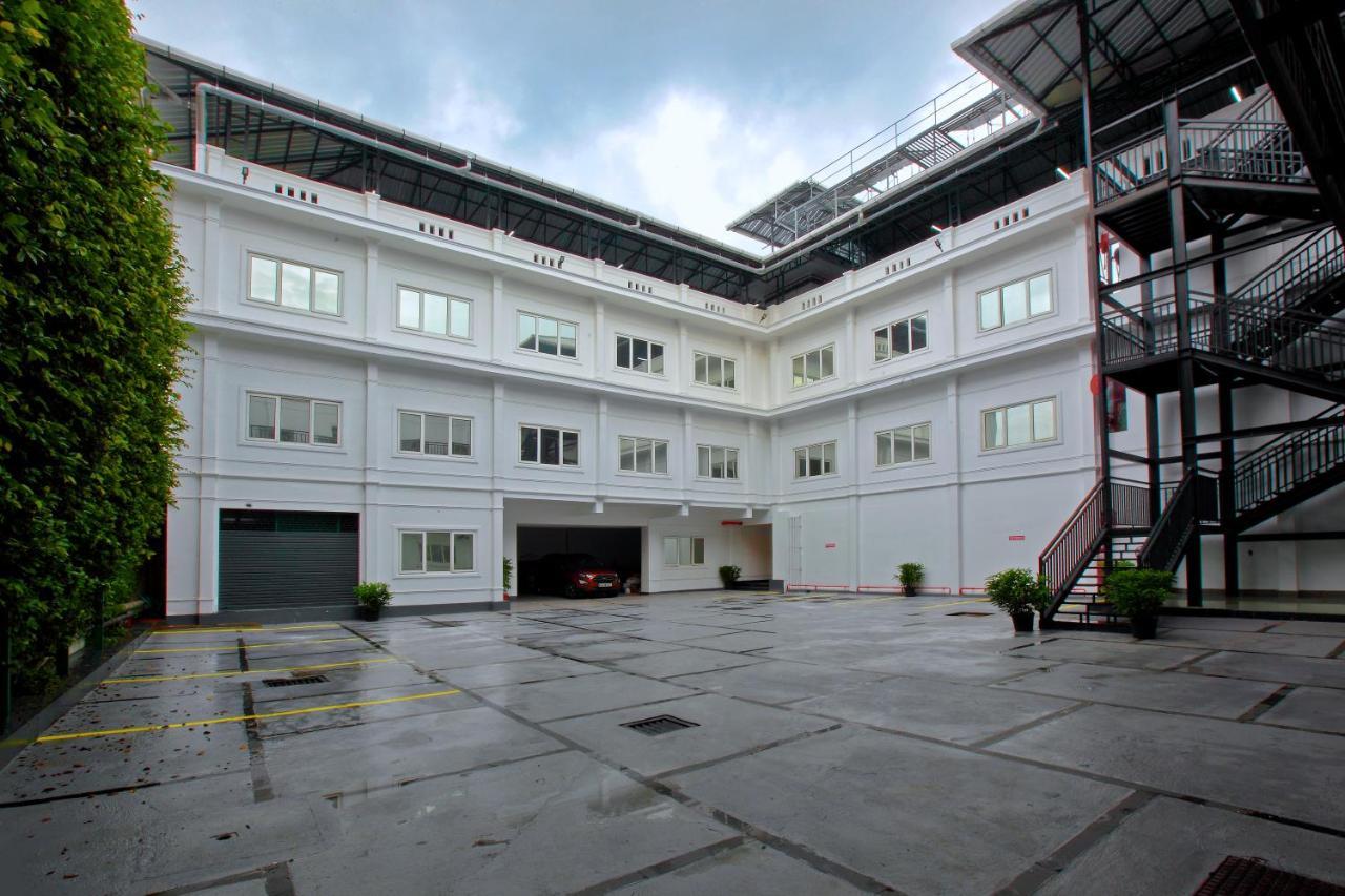 Hotel Prince Kaladi Екстер'єр фото