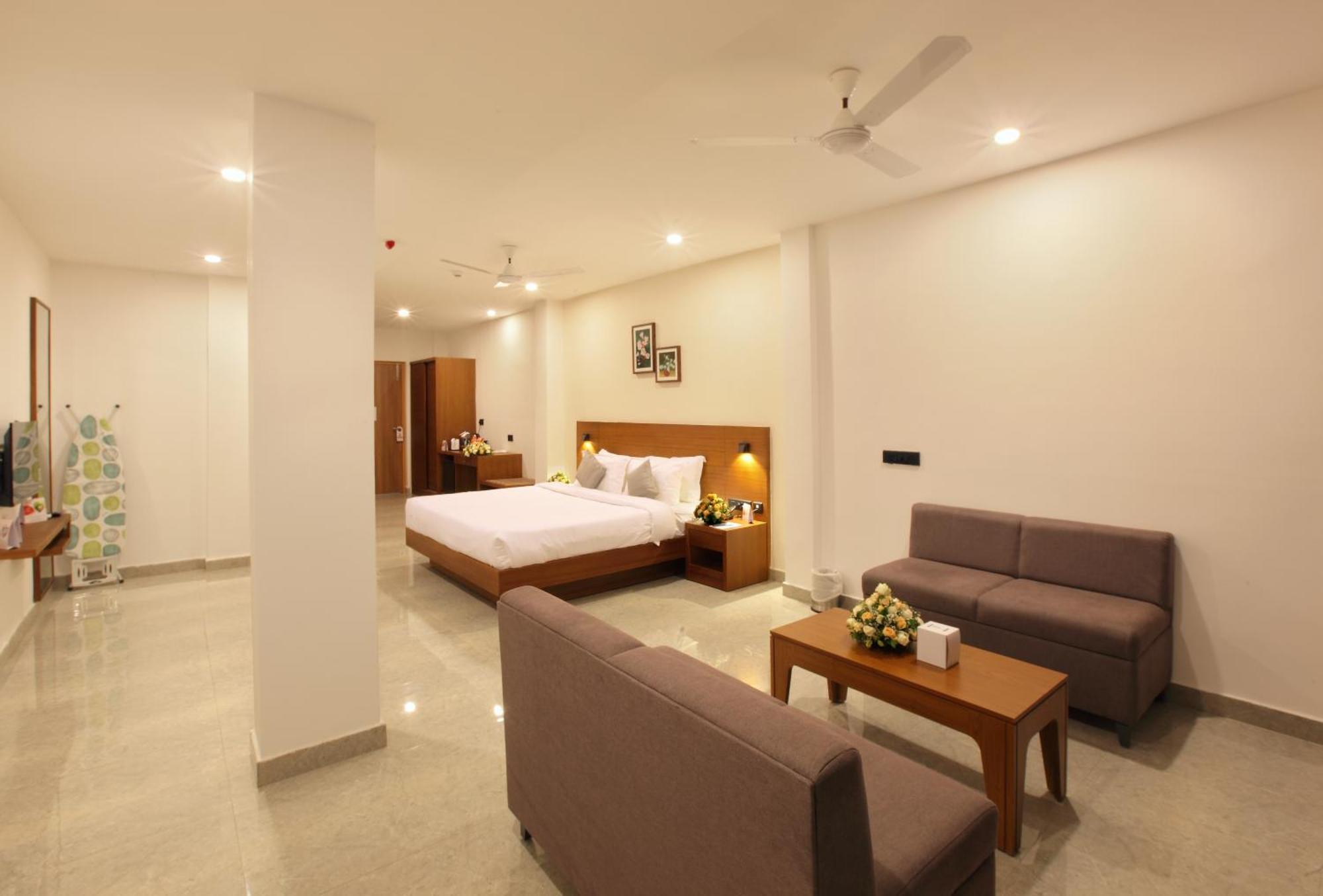 Hotel Prince Kaladi Екстер'єр фото