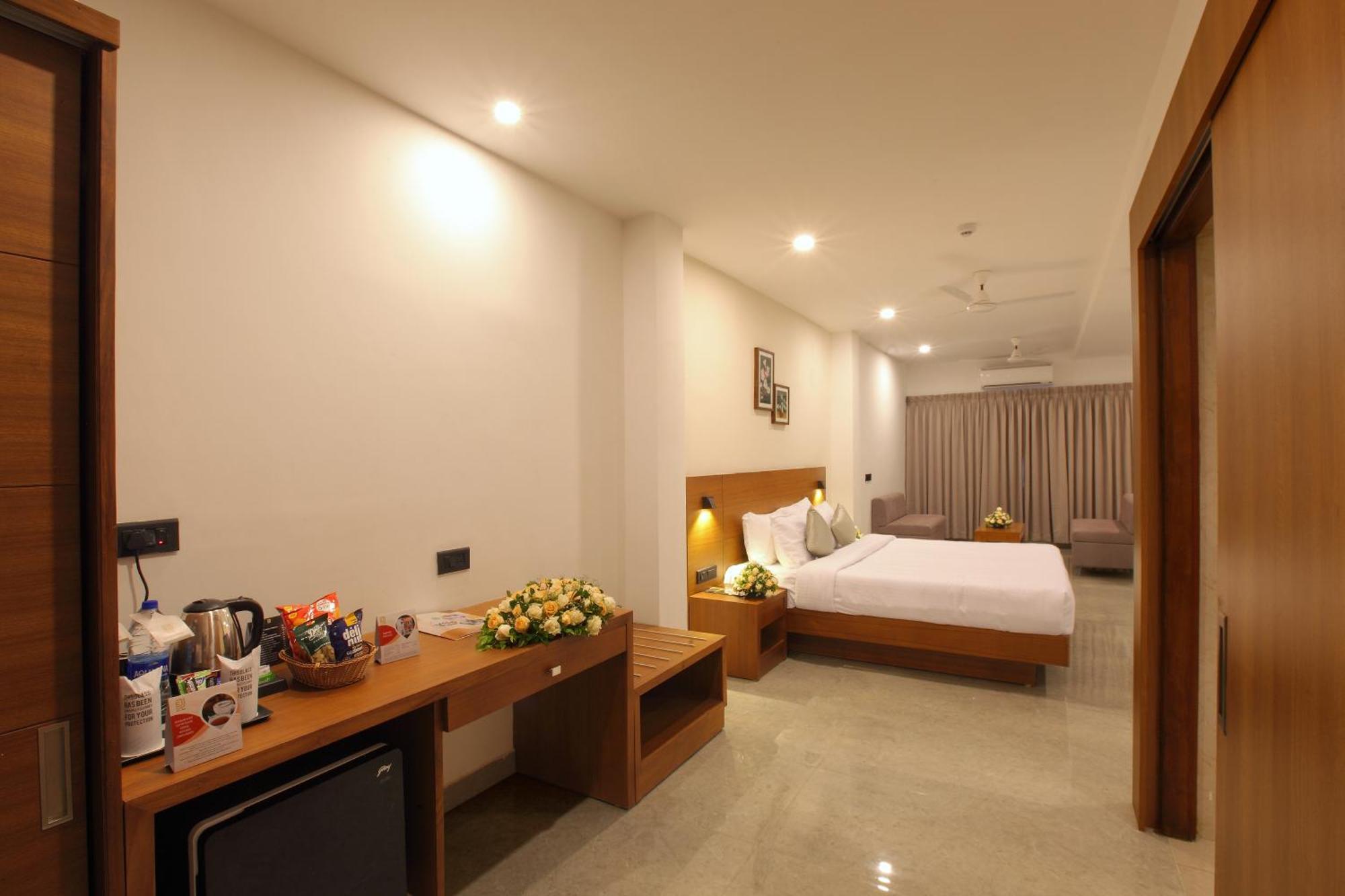Hotel Prince Kaladi Екстер'єр фото