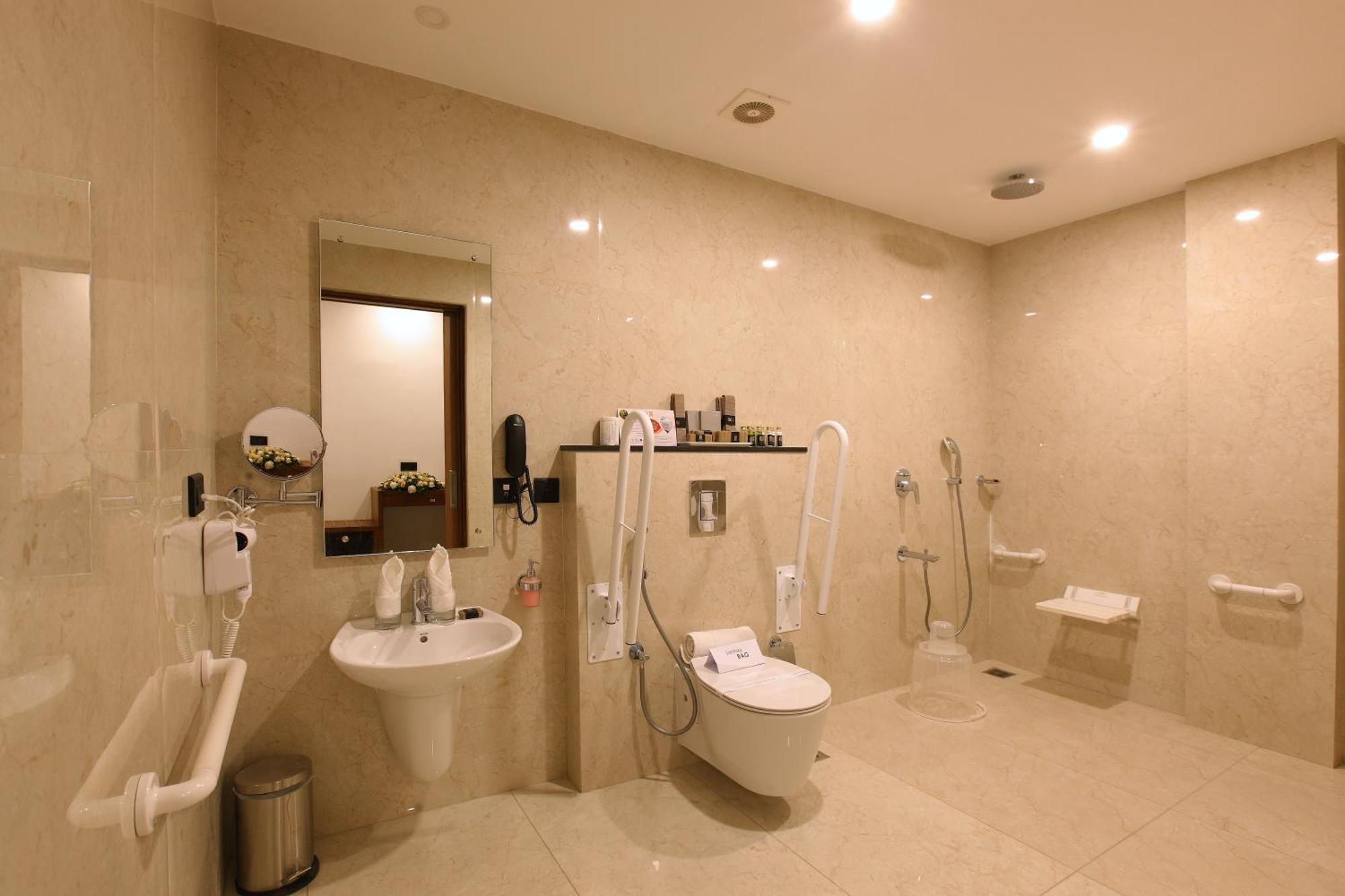 Hotel Prince Kaladi Екстер'єр фото