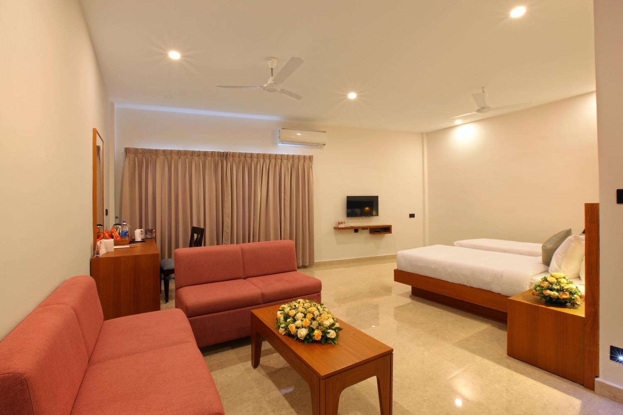 Hotel Prince Kaladi Екстер'єр фото